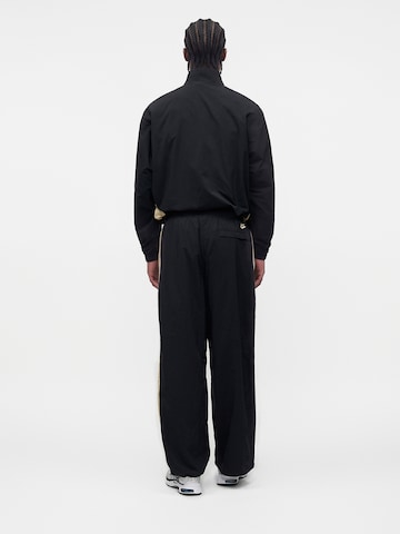 Nike Sportswear Wide leg Byxa 'Club' i svart