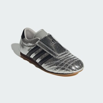 ADIDAS ORIGINALS Sneakers 'Taekwondo' in Silver