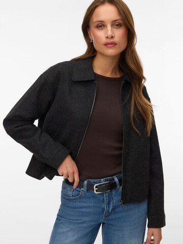 VERO MODA Between-Season Jacket 'VMIda' in Black: front
