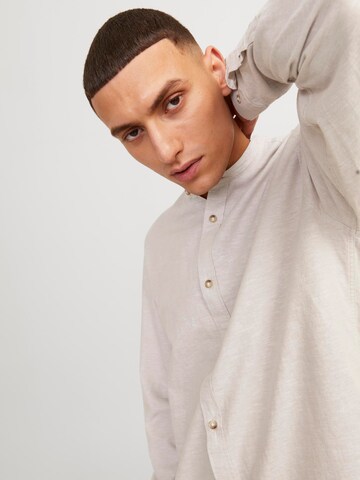 JACK & JONES Comfort Fit Skjorte 'JJSummer Band' i beige