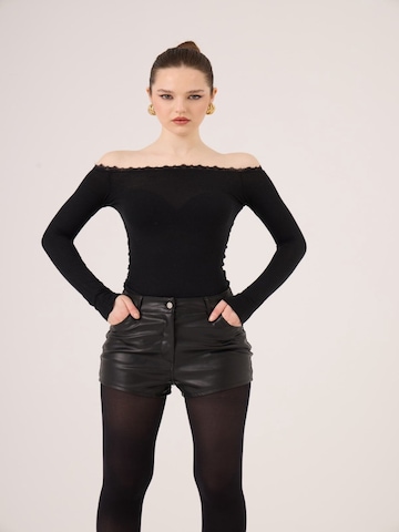 HOLLY LOLLY Blouse in Zwart