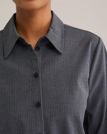 WE Fashion - Blusa en gris
