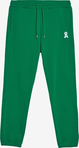 Effilé Pantalon ARMEDANGELS en vert : devant