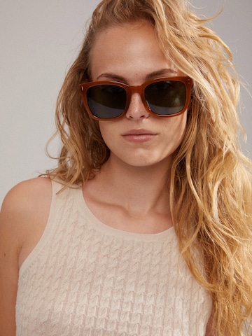 Pilgrim Sunglasses 'KATYA' in Brown: front