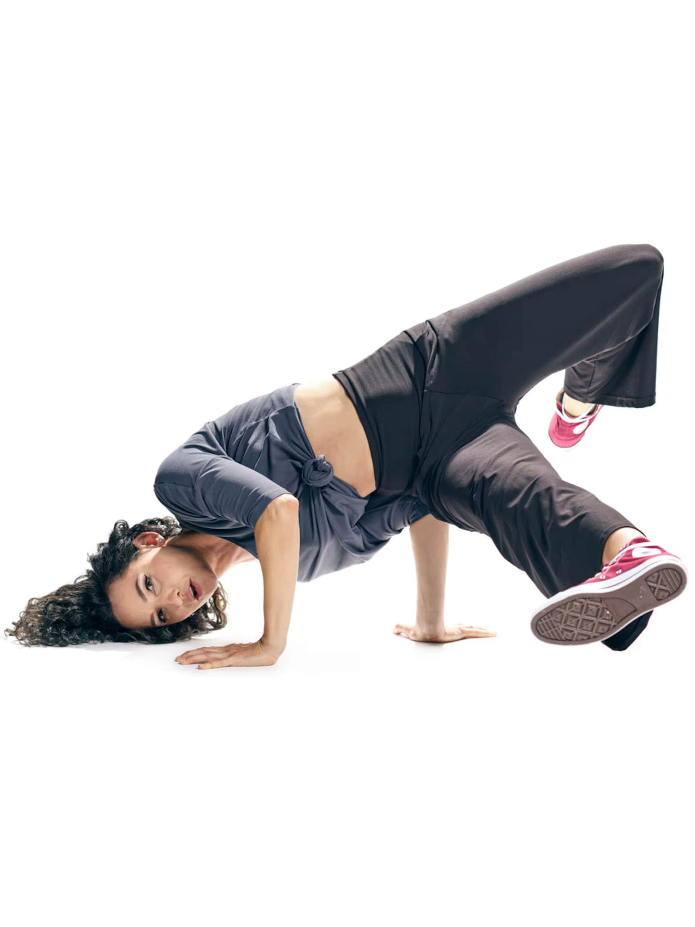 Winshape Regular Urheiluhousut 'CUL601C' värissä musta