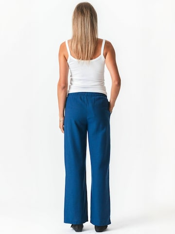 TEESHOPPEN - Regular Calças ' Lilly ' em azul