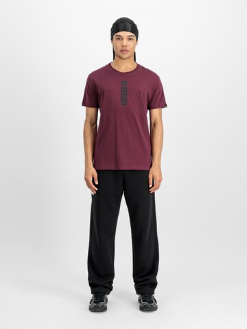 ALPHA INDUSTRIES T-shirt 'Alpha Puff' i röd: framsida