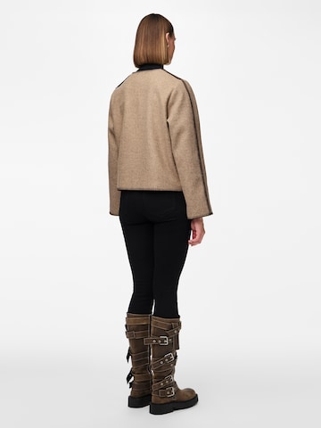 Giacca di mezza stagione 'NIANNA' di PIECES in marrone
