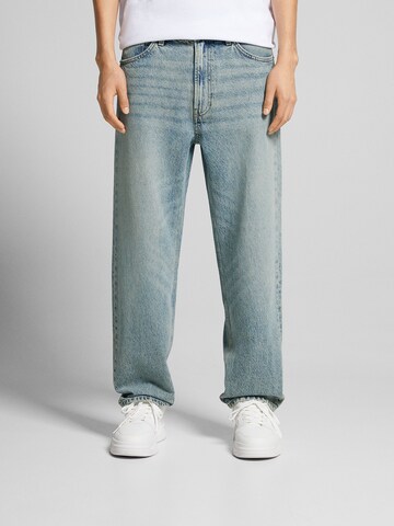 Bershka Loosefit Jeans in Blauw: voorkant