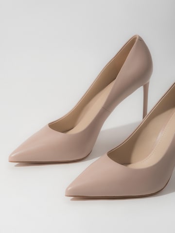 Estro Pumps '9297-1' in Beige