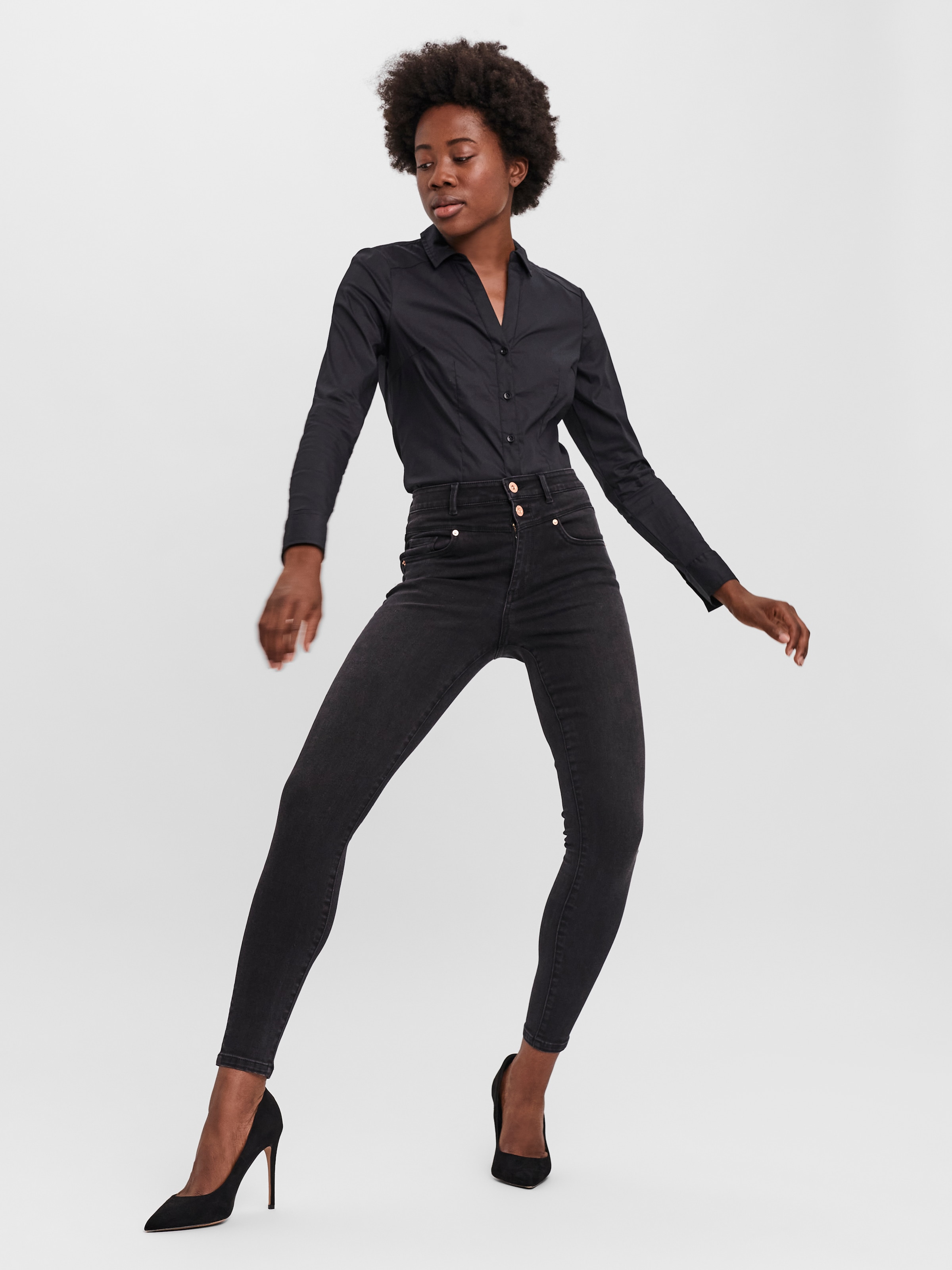 VERO MODA Blouse body in Zwart ABOUT YOU