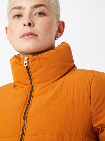 Giacca invernale 'Dolly' di ONLY in giallo