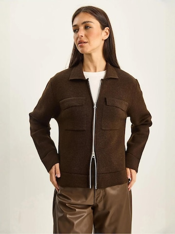 Bianco Lucci - Casaco de malha em castanho