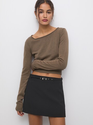 Pull&Bear Skirt in Black: front