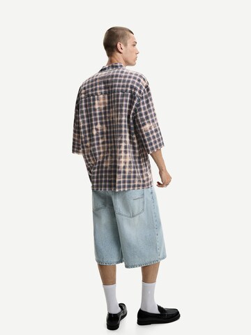 Bershka Comfort Fit Риза в синьо
