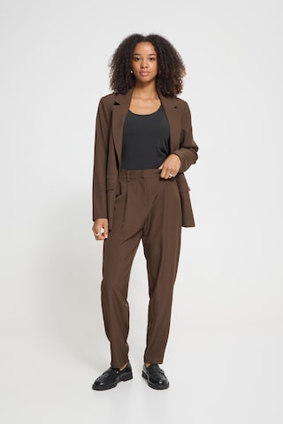 ICHI Regular Pleat-front trousers 'IHFava' in Brown