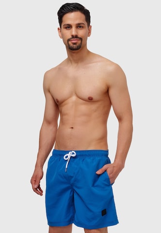 INDICODE JEANS Board Shorts in Blue: front