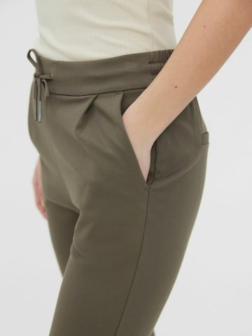 VERO MODA Zúžený Kalhoty se sklady v pase 'Eva' – zelená