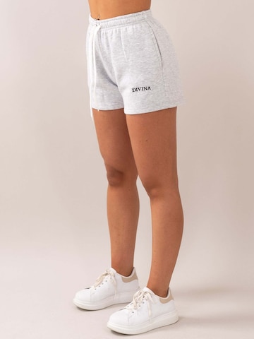 regular Pantaloni sportivi 'Comfy' di Divina in grigio