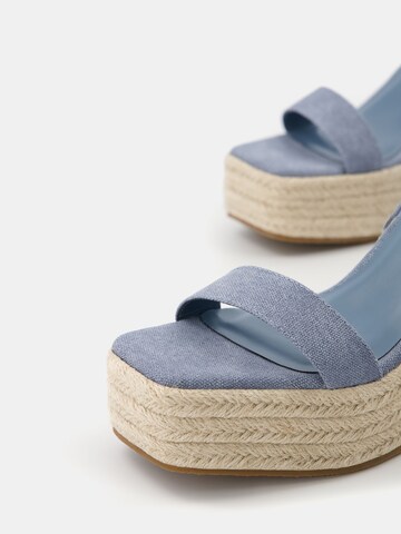 Sandales Bershka en bleu