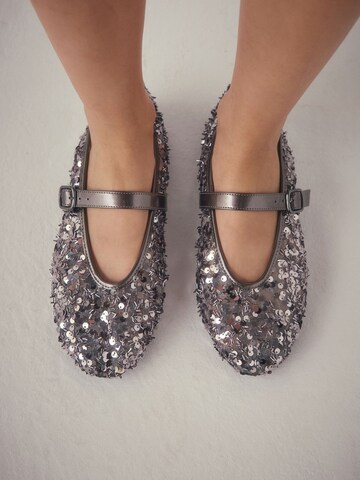 Next Балетки с ремешком 'Forever Comfort' в Серый