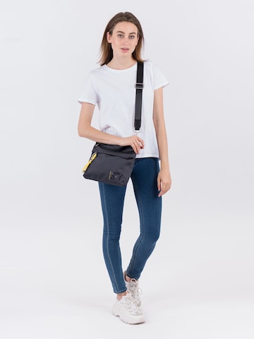 Suri Frey Shoulder Bag 'Marry' in Black: front