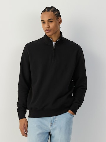 Next Свитшот в Черный: спереди