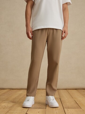 DAN FOX APPAREL Regular Trousers 'Otto' in Brown: front