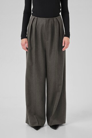My Essential Wardrobe Wide leg Pleat-front trousers 'SpaceMW ' in Grey: front