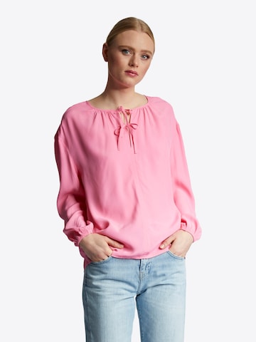 Rich & Royal Blouse in Pink: front
