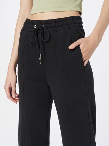 Abercrombie & Fitch - Perna larga Calças em preto