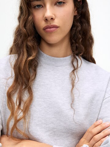 Pull&Bear Sweatshirt in Grey