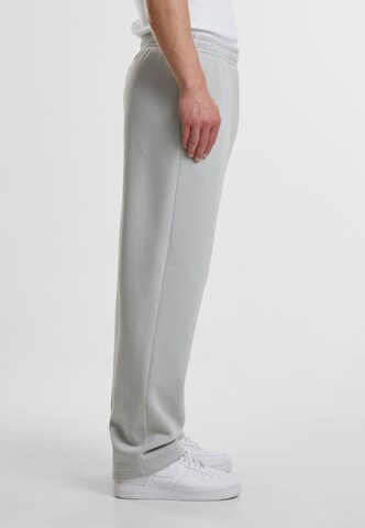 Loosefit Pantaloni di Urban Classics in grigio