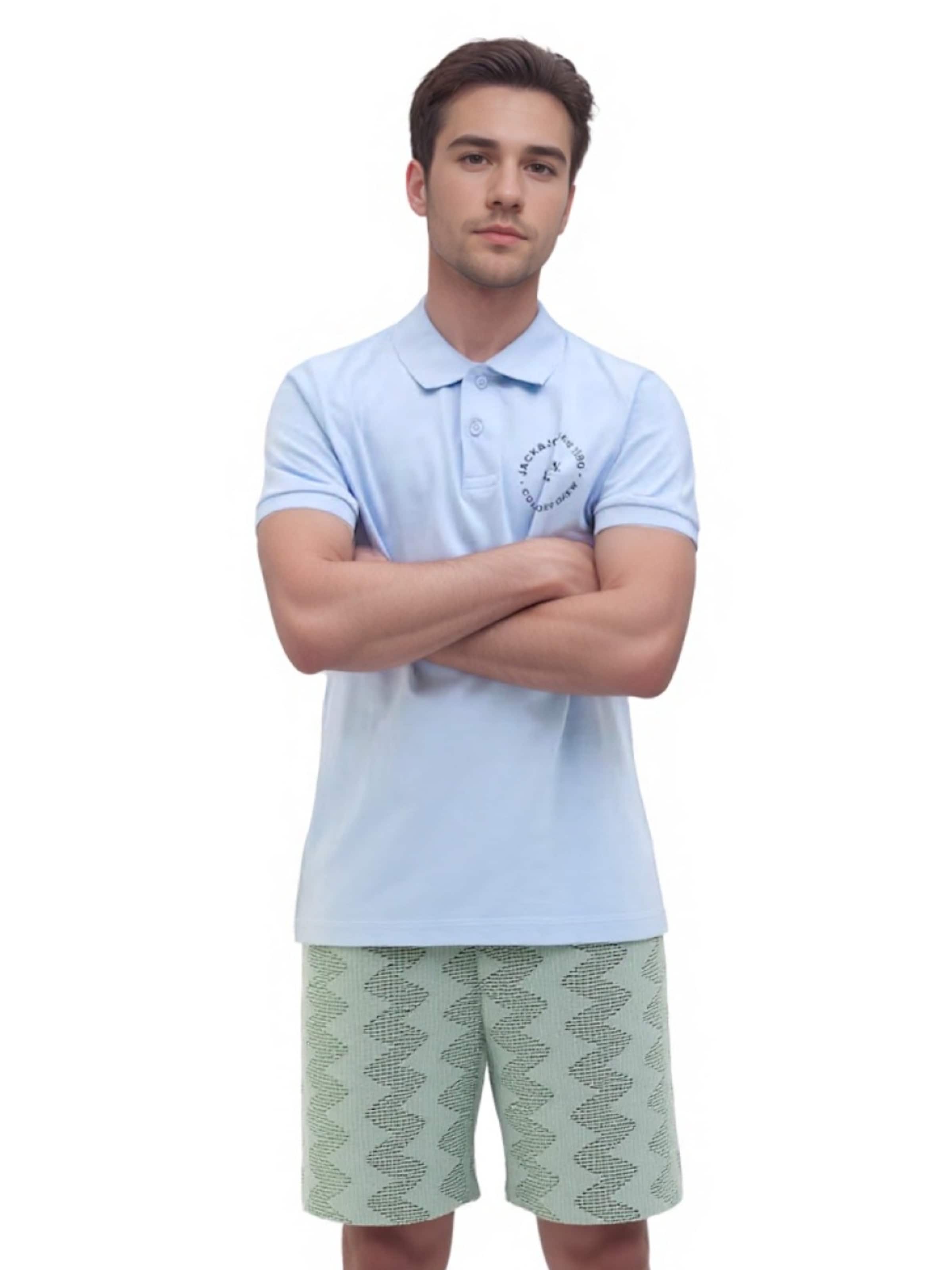 GUESS Regular Pants in Green: front