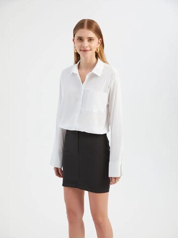 Abito camicia di Hiccup in bianco: frontale