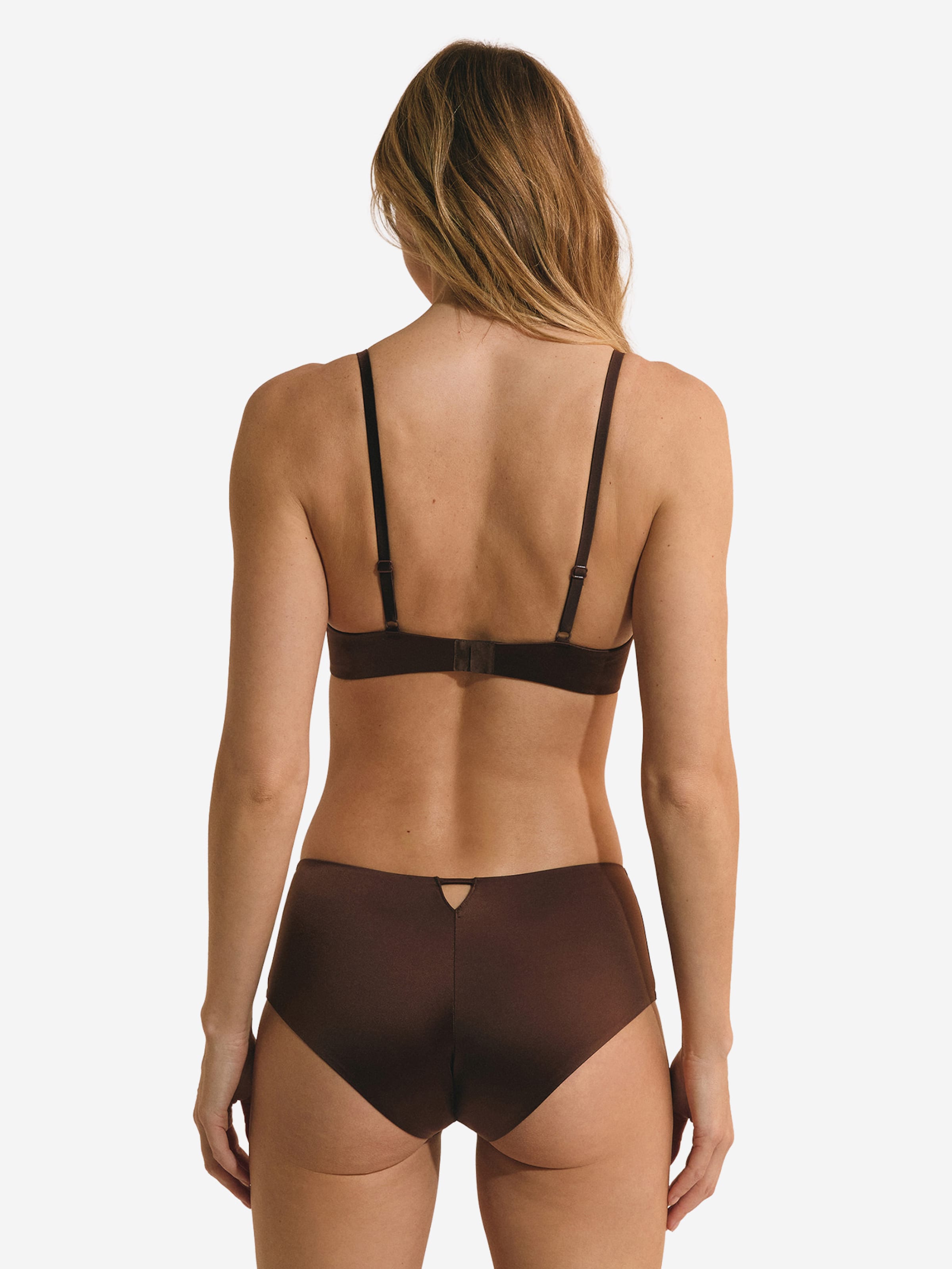 T-shirt Reggiseno ' PURE GLOW ' di ETAM in marrone