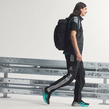 ADIDAS PERFORMANCE - Loosefit Calças de desporto 'Mercedes - AMG Petronas Formula 1 Team Mechanics' em preto