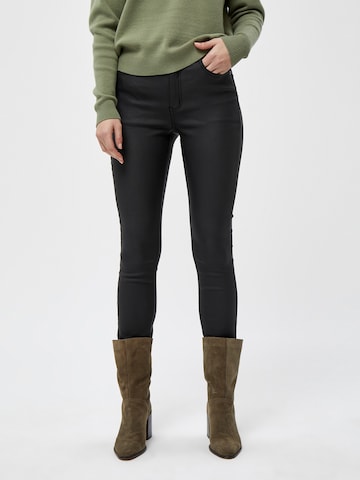 Peppercorn Skinny Broek 'Sibbir' in Zwart: voorkant
