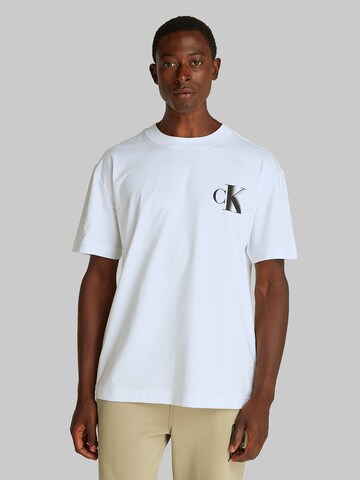 T-Shirt Calvin Klein Jeans en blanc : devant