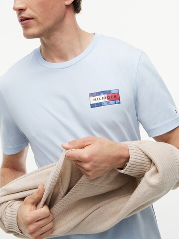 Maglietta 'BRAND LOVE' di TOMMY HILFIGER in blu