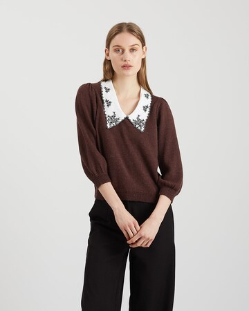 Pull-over minimum en marron : devant