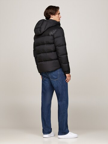 TOMMY HILFIGER Kurtka zimowa w kolorze czarny
