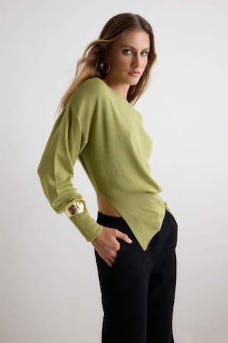 Trendyol Sweater in Green