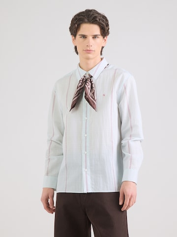 Calvin Klein - Ajuste confortable Camisa en azul: frente