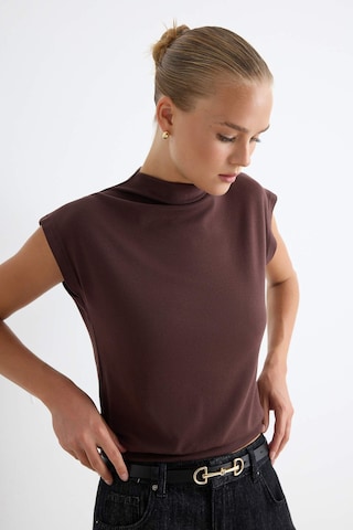 Trendyol Top – hnědá