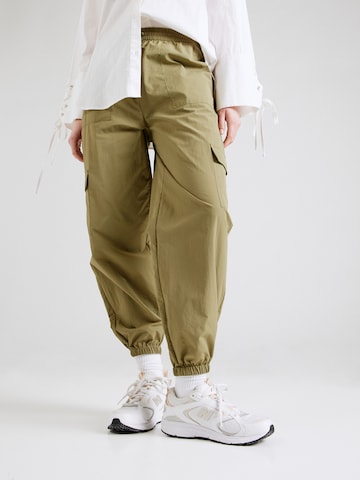 Regular Pantalon cargo 'Emma' ABOUT YOU en vert : devant