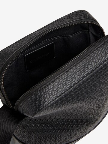 Calvin Klein Crossbody Bag in Black