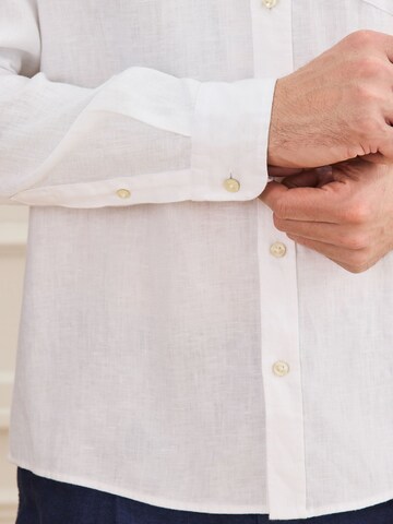 Regular fit Camicia di Next in bianco