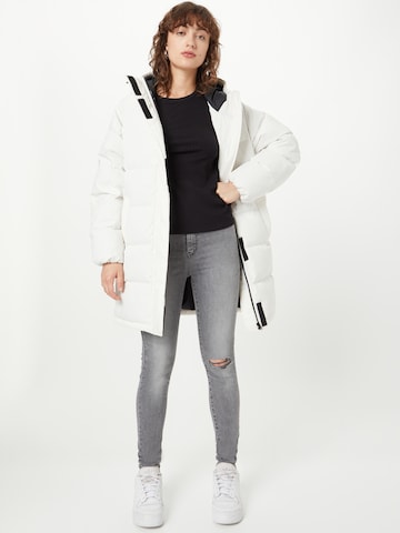 Palton de iarnă 'Larkin Puffer Mid' de la LEVI'S ® pe alb