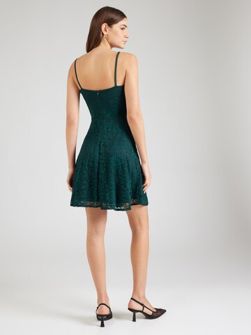 Robe de cocktail 'DOLLY' WAL G. en vert